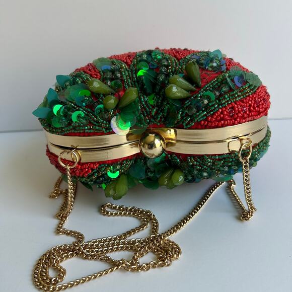 Beaded Strawberry Clutch Purse – Gold Chain Strap – Red & Green Novelty Bag - Picture 2 of 3
